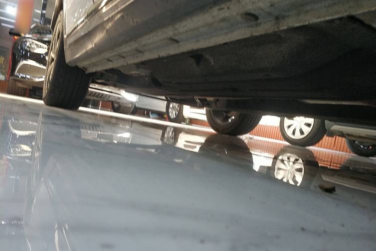 Used Geely Auto Monjaro S 2021 2.0TD Automatic Two-Wheel Drive Lightning Edition Right Side Sill