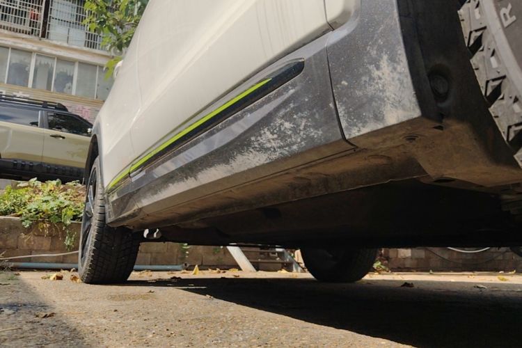 Used Geely Auto Monjaro S 2021 2.0TD Automatic All-Wheel-Drive Phantom Edition Right Side Sill