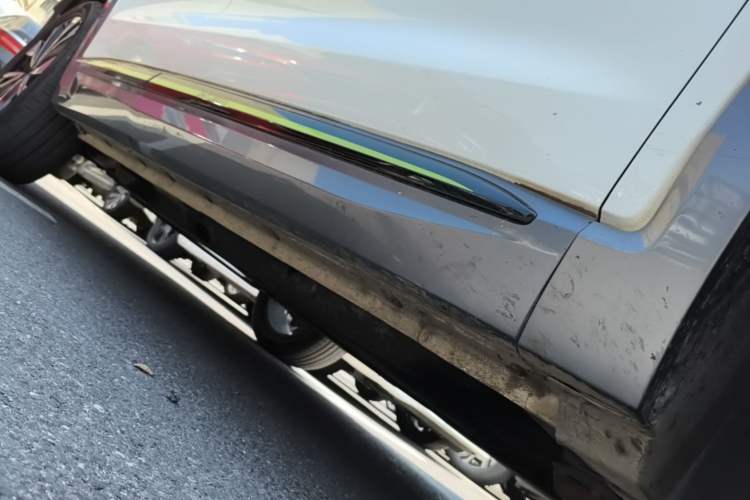 Used Geely Auto Monjaro S 2021 2.0TD Automatic Two-Wheel Drive Lightning Edition Right Side Sill