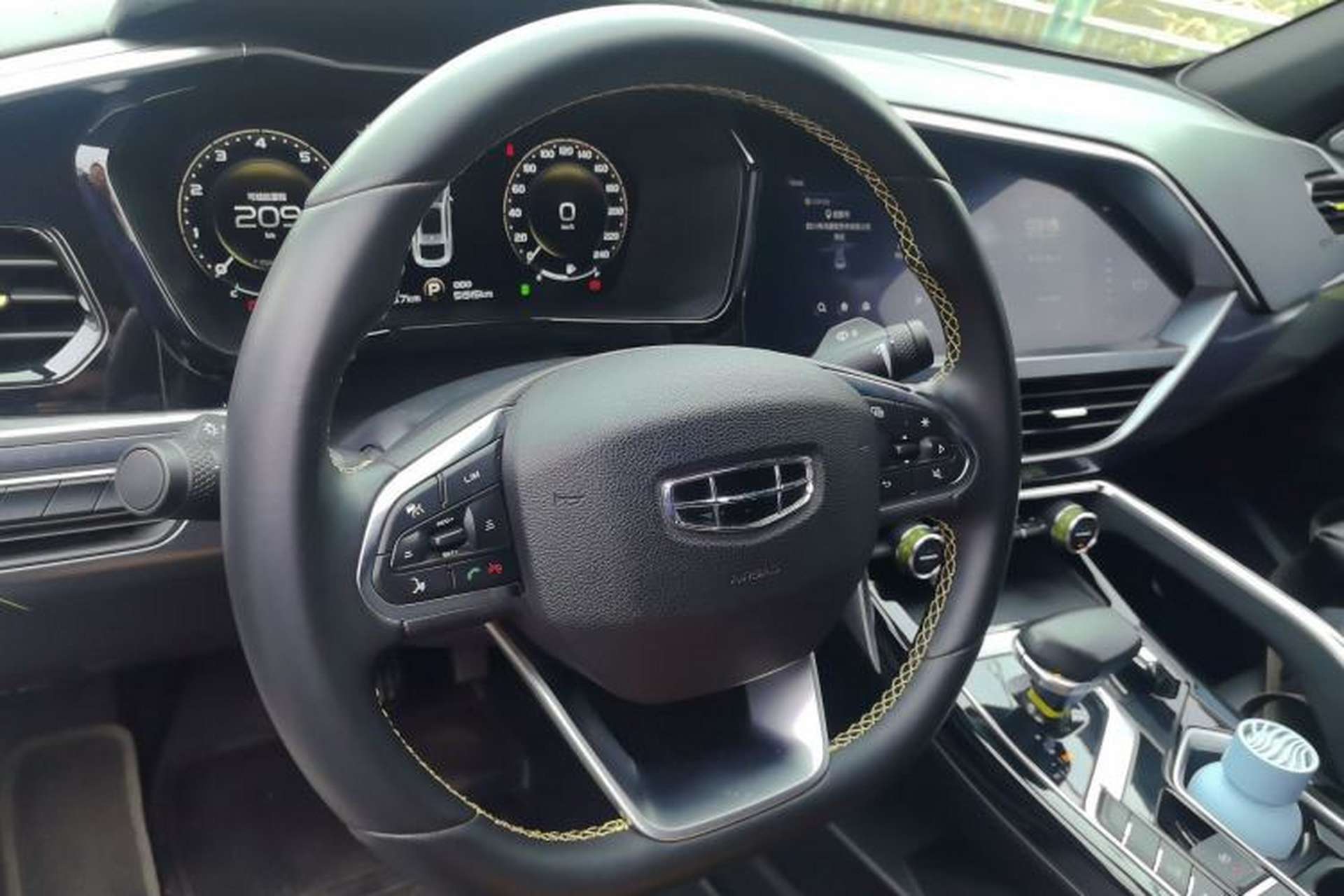 Used Geely Auto Monjaro S 2021 2.0TD Automatic Two-Wheel Drive Lightning Edition Steering Wheel