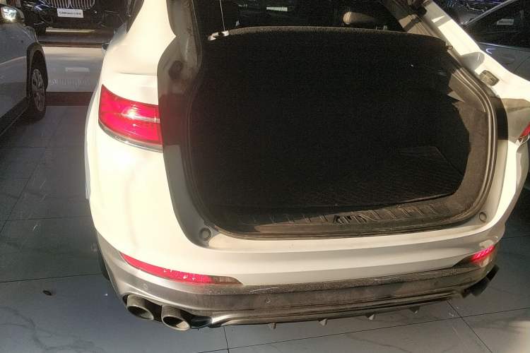 Used Geely Auto Monjaro S 2021 2.0TD Automatic Two-Wheel Drive Lightning Edition Trunk