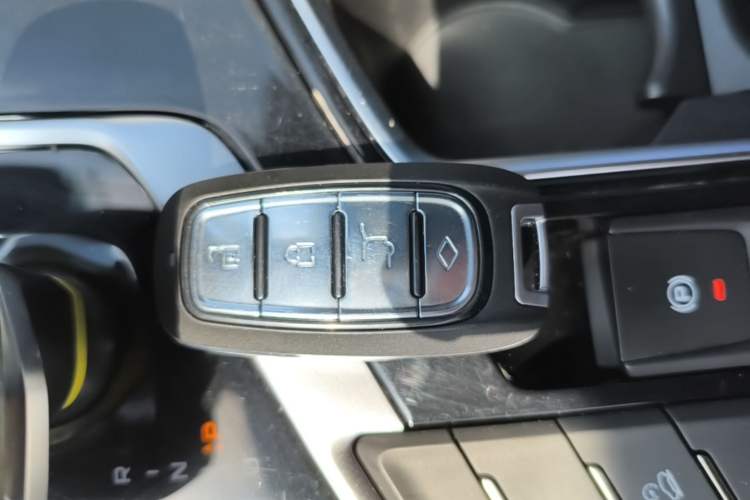 Used Geely Auto Monjaro S 2021 2.0TD Automatic Two-Wheel Drive Lightning Edition Vehicle Key
