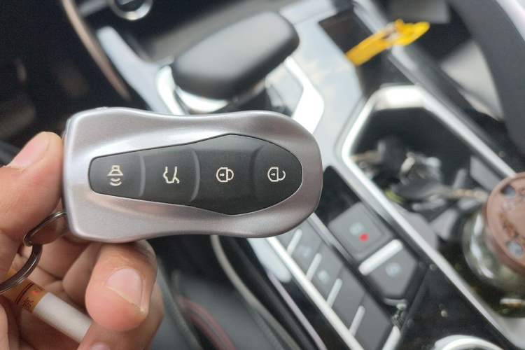 Used Geely Auto Monjaro S 2021 2.0TD DCT Two-Wheel Drive Lightning Edition Vehicle Key