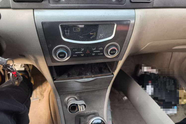 Used Geely Auto Ocean 2010 1.5L Manual Standard Edition Audio And AC Panel