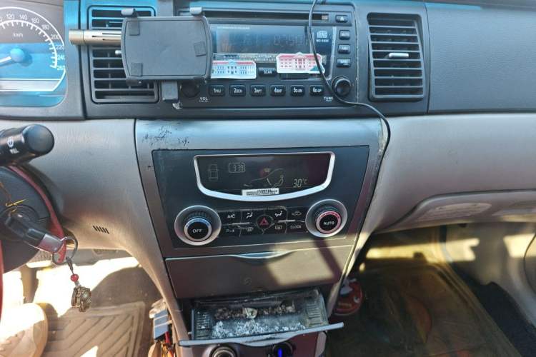 Used Geely Auto Ocean 2011 New Edition 1.5L Manual Comfort Model Audio And AC Panel