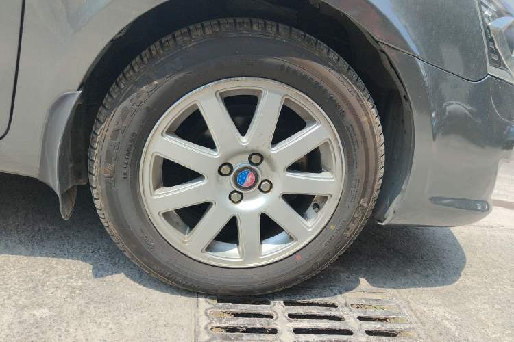 Used Geely Auto Ocean 2011 New Edition 1.5L Manual Comfort Model Right Front Wheel Hub