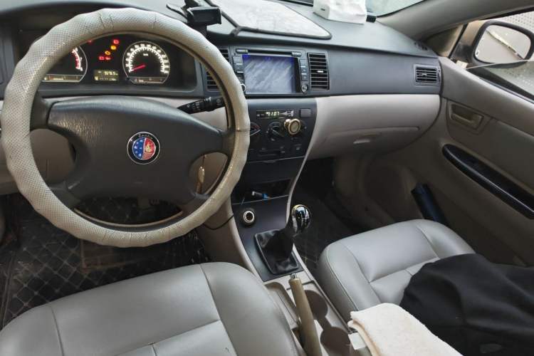 Used Geely Auto Ocean 2011 New Edition 1.5L Manual Value-Extra Model Center Console