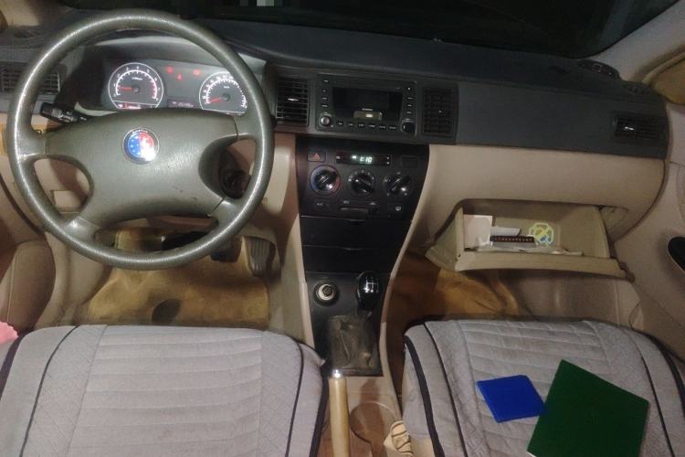 Used Geely Auto Ocean 2011 New Edition 1.5L Manual Value-Extra Model Center Console