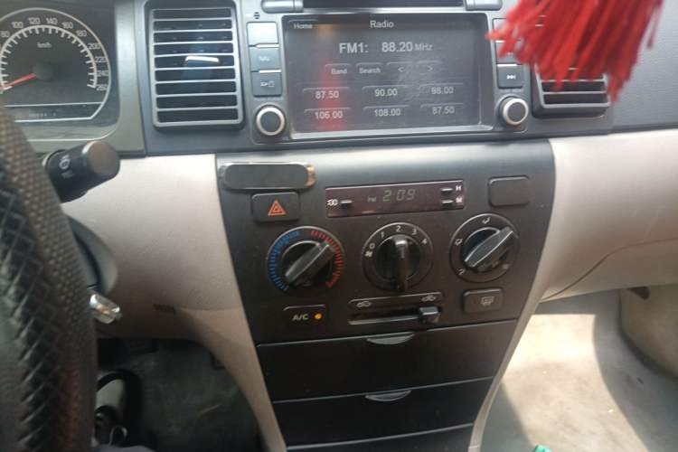 Used Geely Auto Ocean 2012 Energy-Saving Edition 1.5L Manual Value-Added Model Audio And AC Panel