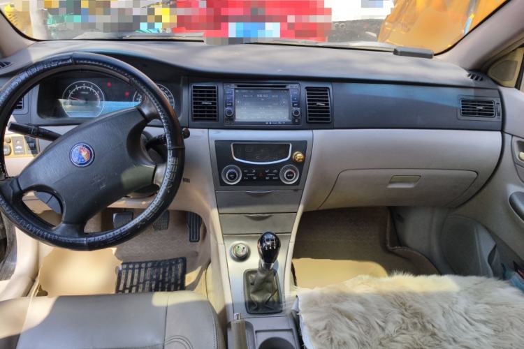 Used Geely Auto Ocean 2012 Energy-Saving Edition 1.5L Manual Luxury Model Center Console