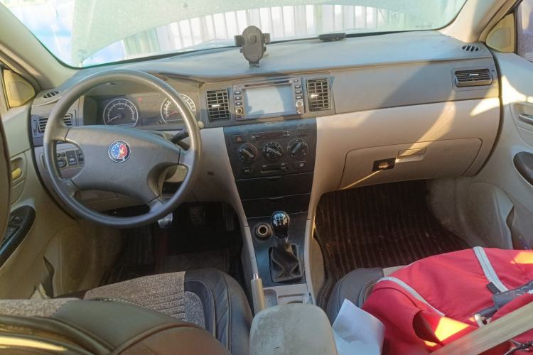 Used Geely Auto Ocean 2012 Energy-Saving Edition 1.5L Manual SuperDelight Model Center Console