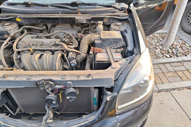 Used Geely Auto Ocean 2012 Energy-Saving Edition 1.5L Manual SuperDelight Model Engine Bay Left