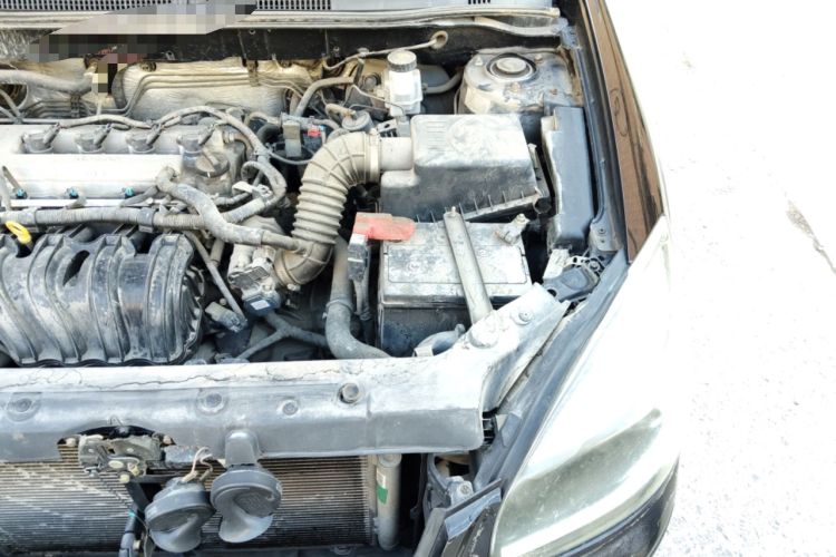 Used Geely Auto Ocean 2012 Energy-Saving Edition 1.5L Manual SuperDelight Model Engine Bay Left
