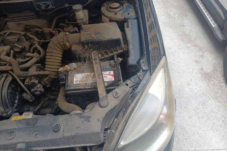 Used Geely Auto Ocean 2012 Energy-Saving Edition 1.5L Manual Value-Added Model Engine Bay Left