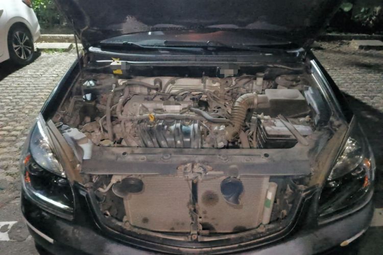 Used Geely Auto Ocean 2012 Energy-Saving Model 1.5L Manual Entry-Level Trim Engine Bay