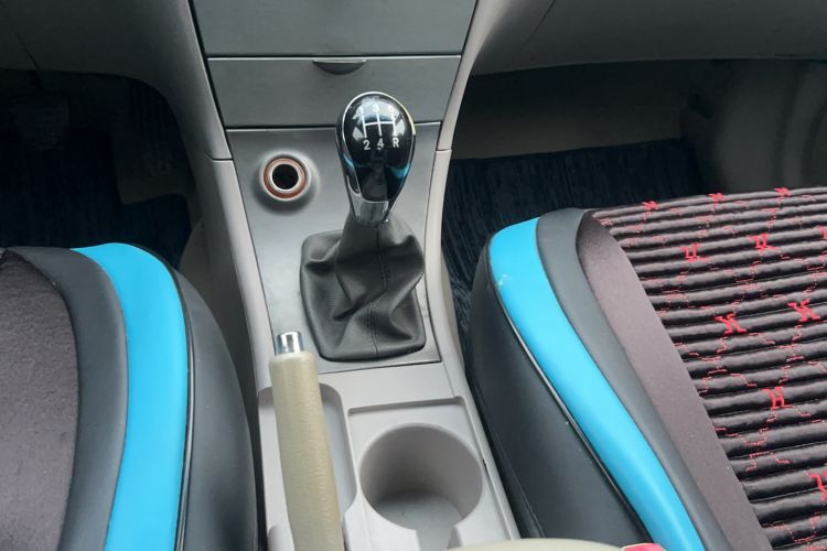 Used Geely Auto Ocean 2012 Energy-Saving Edition 1.5L Manual SuperDelight Model Gear Lever