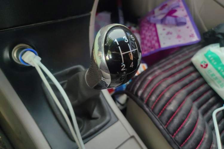 Used Geely Auto Ocean 2012 Energy-Saving Edition 1.5L Manual SuperDelight Model Gear Lever