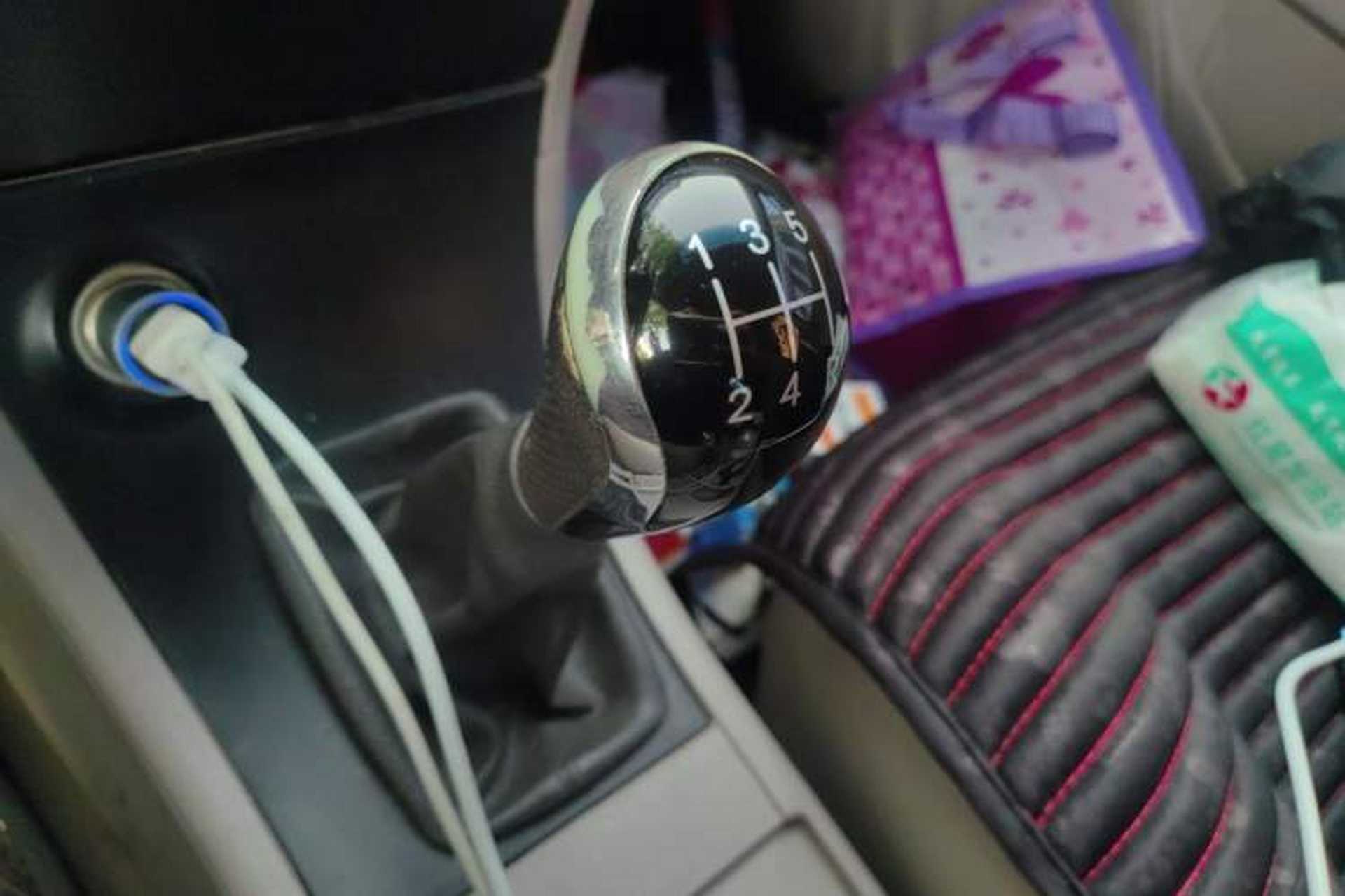 Used Geely Auto Ocean 2012 Energy-Saving Edition 1.5L Manual SuperDelight Model Gear Lever