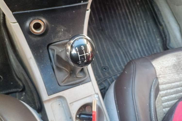 Used Geely Auto Ocean 2012 Energy-Saving Edition 1.5L Manual SuperDelight Model Gear Lever