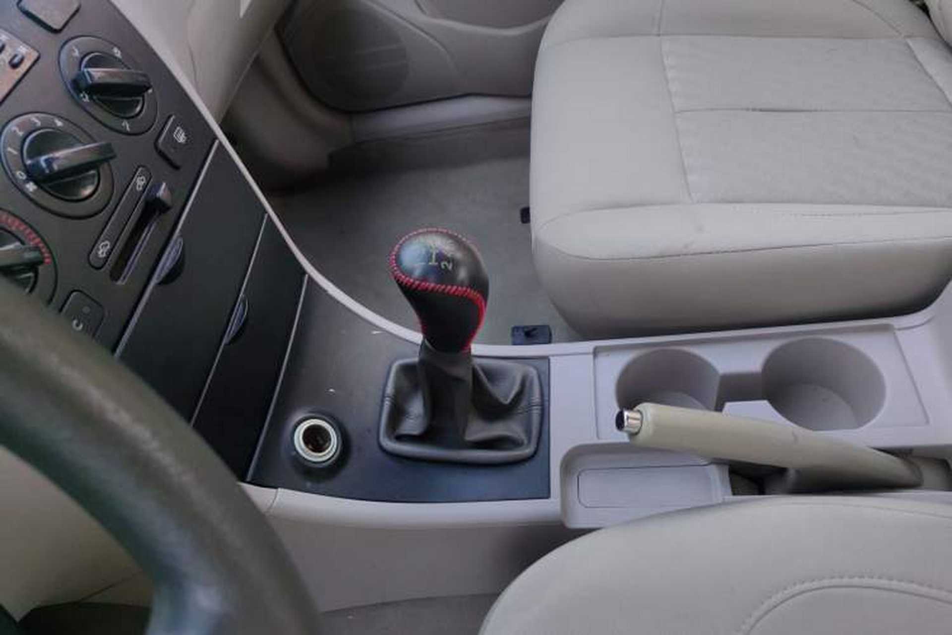 Used Geely Auto Ocean 2012 Energy-Saving Edition 1.5L Manual SuperDelight Model Gear Lever
