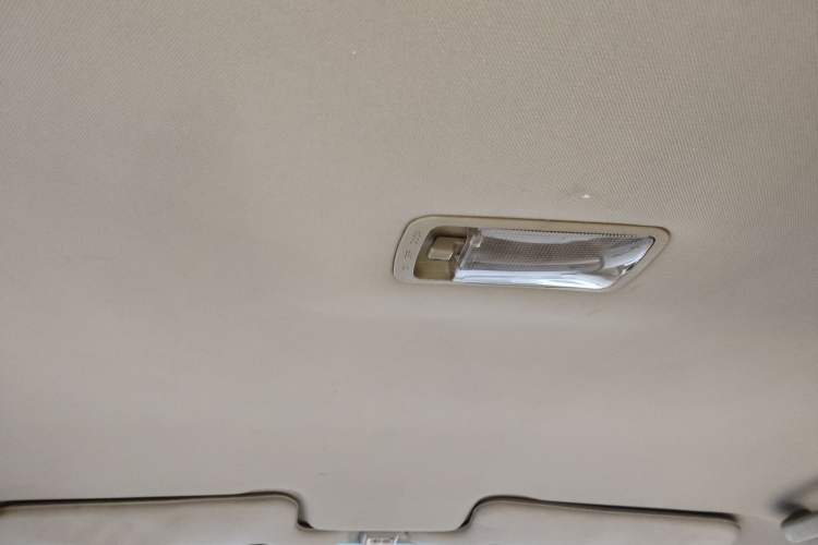 Used Geely Auto Ocean 2012 Energy-Saving Edition 1.5L Manual SuperDelight Model Headliner
