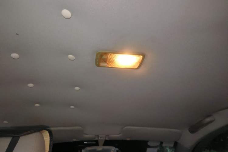Used Geely Auto Ocean 2012 Energy-Saving Model 1.5L Manual Entry-Level Trim Headliner