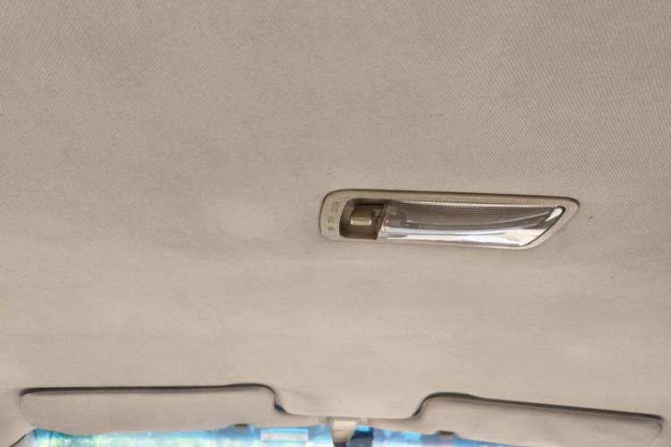 Used Geely Auto Ocean 2012 Energy-Saving Edition 1.5L Manual SuperDelight Model Headliner