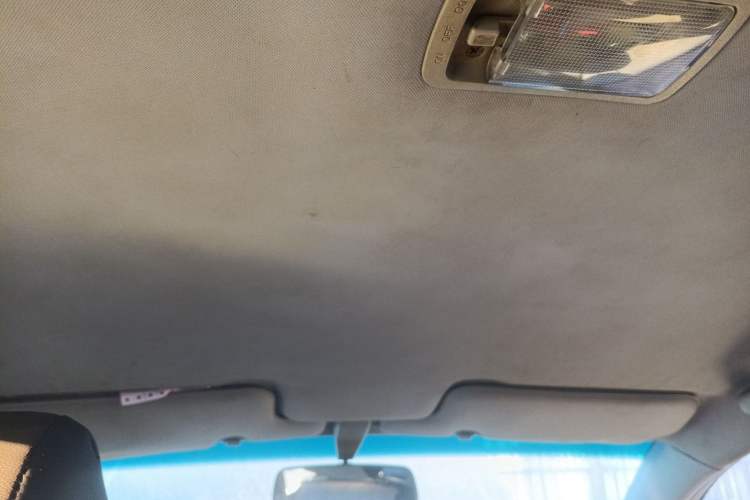 Used Geely Auto Ocean 2012 Energy-Saving Edition 1.5L Manual SuperDelight Model Headliner