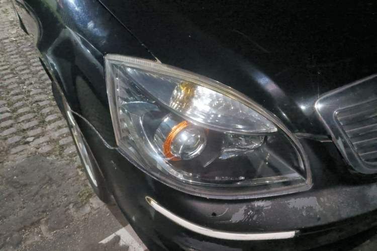 Used Geely Auto Ocean 2012 Energy-Saving Model 1.5L Manual Entry-Level Trim Right Front Headlight