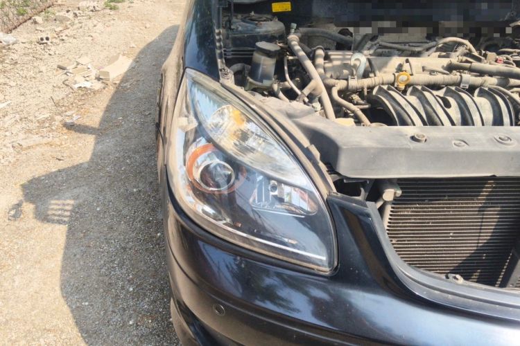 Used Geely Auto Ocean 2012 Energy-Saving Edition 1.5L Manual SuperDelight Model Right Front Headlight
