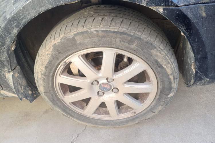 Used Geely Auto Ocean 2012 Energy-Saving Edition 1.5L Manual SuperDelight Model Right Front Wheel Hub