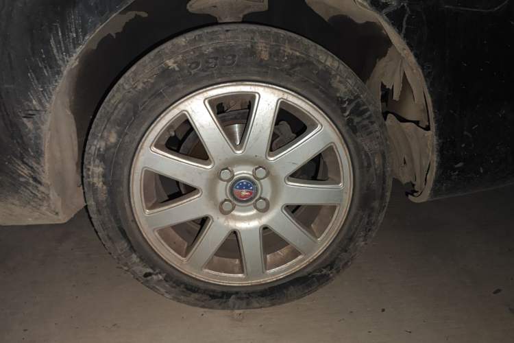 Used Geely Auto Ocean 2012 Energy-Saving Edition 1.5L Manual SuperDelight Model Right Front Wheel Hub