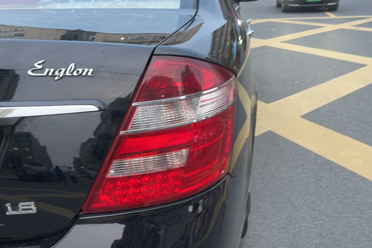 Used Geely Auto Ocean 2012 Energy-Saving Edition 1.5L Manual SuperDelight Model Right Rear Taillight