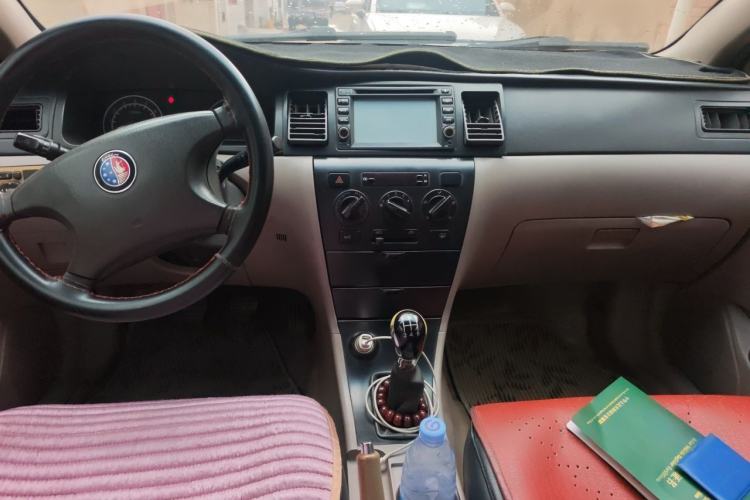 Used Geely Auto Ocean 2012 Energy-Saving Edition 1.5L Manual SuperDelight Model Center Console