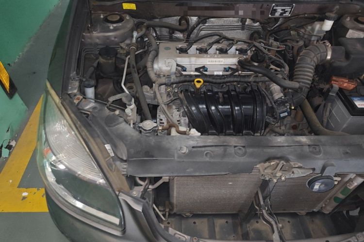 Used Geely Auto Ocean 2012 Energy-Saving Edition 1.5L Manual Comfort Model Engine Bay Right
