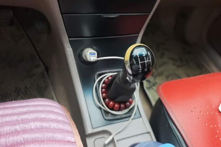 Used Geely Auto Ocean 2012 Energy-Saving Edition 1.5L Manual SuperDelight Model Gear Lever