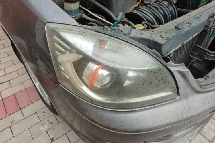 Used Geely Auto Ocean 2012 Energy-Saving Edition 1.5L Manual SuperDelight Model Right Front Headlight