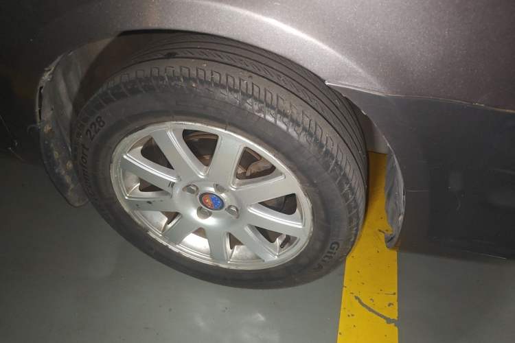 Used Geely Auto Ocean 2012 Energy-Saving Edition 1.5L Manual Comfort Model Right Front Wheel Hub