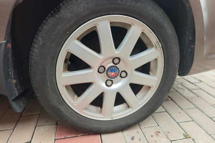 Used Geely Auto Ocean 2012 Energy-Saving Edition 1.5L Manual SuperDelight Model Right Front Wheel Hub