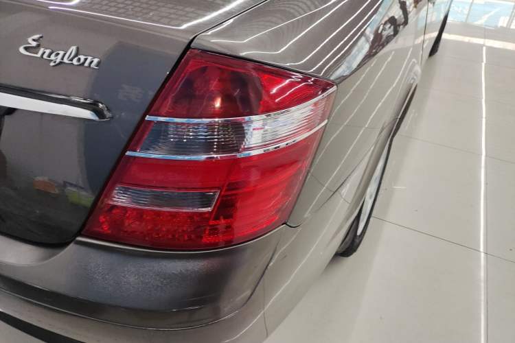 Used Geely Auto Ocean 2012 Energy-Saving Edition 1.5L Manual SuperDelight Model Right Rear Taillight