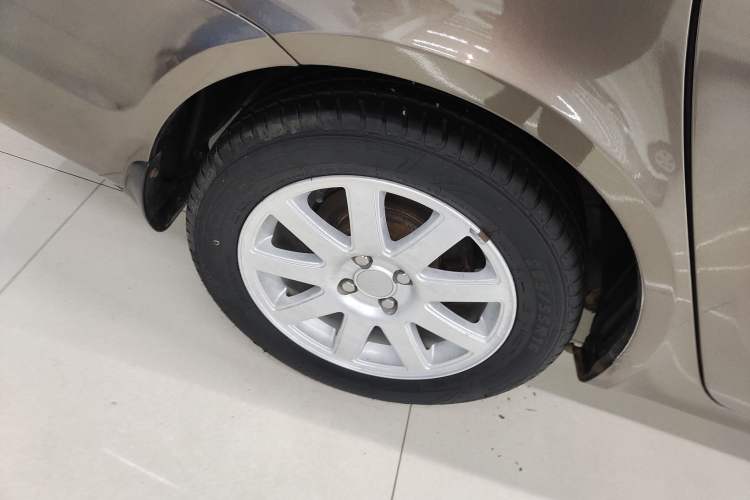 Used Geely Auto Ocean 2012 Energy-Saving Edition 1.5L Manual SuperDelight Model Right Rear Wheel Hub