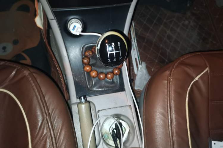 Used Geely Auto Ocean 2012 Energy-Saving Edition 1.5L Manual SuperDelight Model Gear Lever