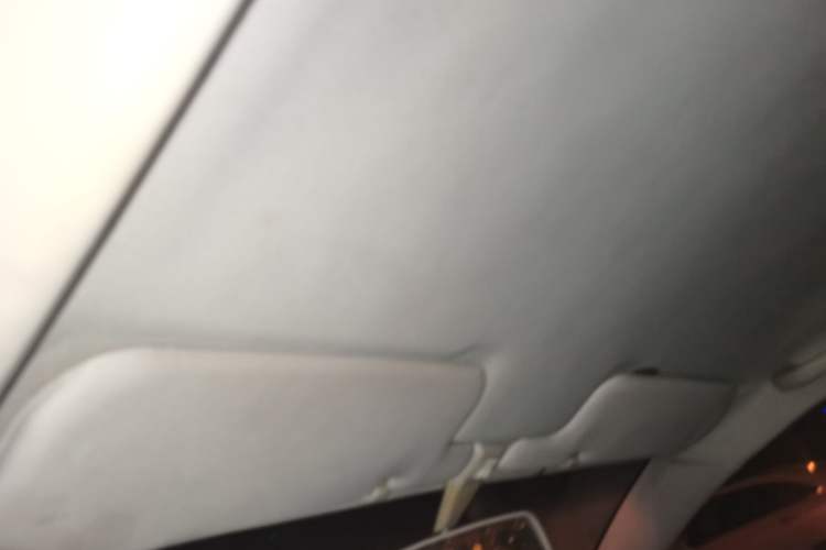 Used Geely Auto Ocean 2012 Energy-Saving Edition 1.5L Manual SuperDelight Model Headliner