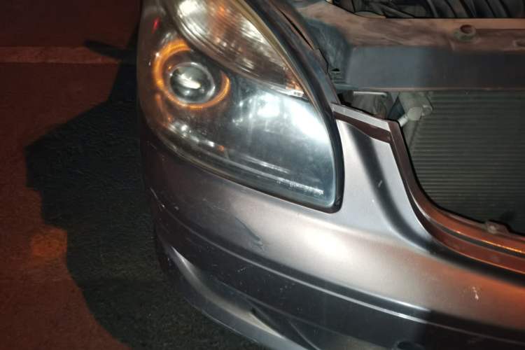 Used Geely Auto Ocean 2012 Energy-Saving Edition 1.5L Manual SuperDelight Model Right Front Headlight