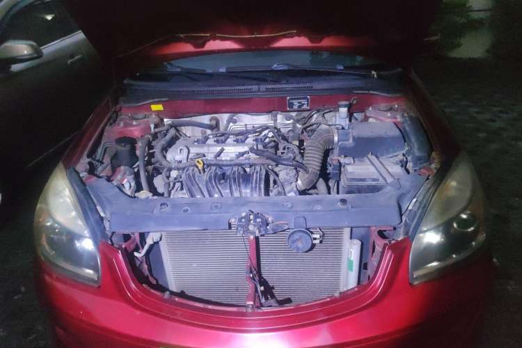 Used Geely Auto Ocean 2012 Energy-Saving Model 1.5L Manual Entry-Level Trim Engine Bay