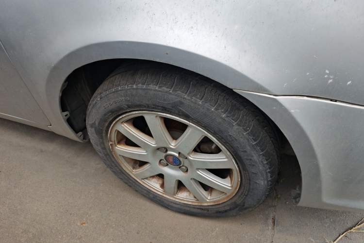 Used Geely Auto Ocean 2012 Energy-Saving Edition 1.5L Manual SuperDelight Model Right Front Wheel Hub