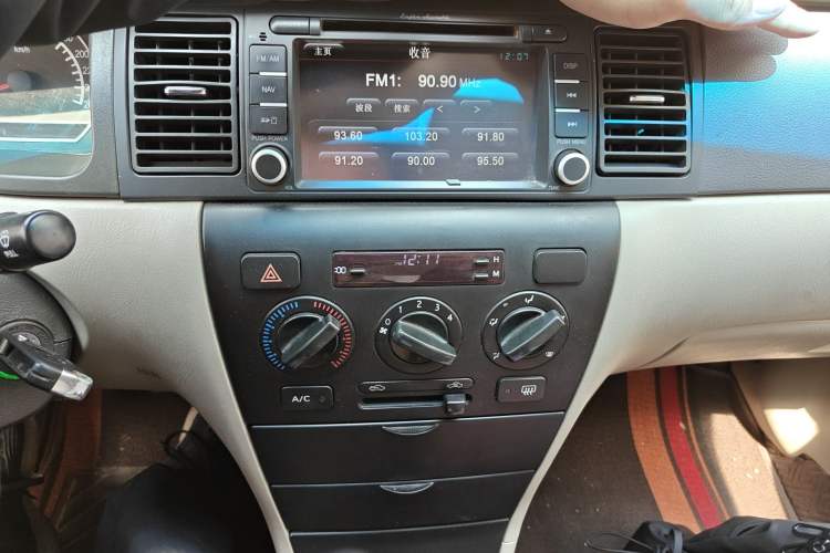 Used Geely Auto Ocean 2012 Energy-Saving Edition 1.5L Manual SuperDelight Model Audio And AC Panel