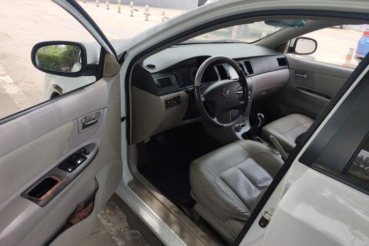 Used Geely Auto Ocean 2012 Energy-Saving Edition 1.5L Manual Luxury Model Driver Seat