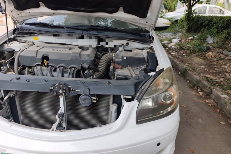 Used Geely Auto Ocean 2012 Energy-Saving Edition 1.5L Manual Luxury Model Engine Bay Left