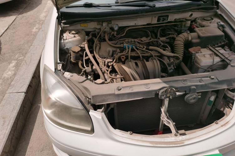 Used Geely Auto Ocean 2012 Energy-Saving Edition 1.5L Manual SuperDelight Model Engine Bay Right